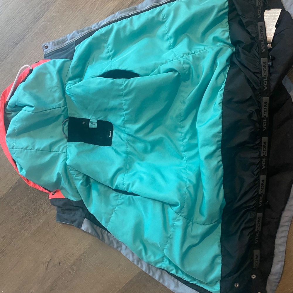 Volcom Women’s Small Snowboarding Jacket - Picture 3 of 6